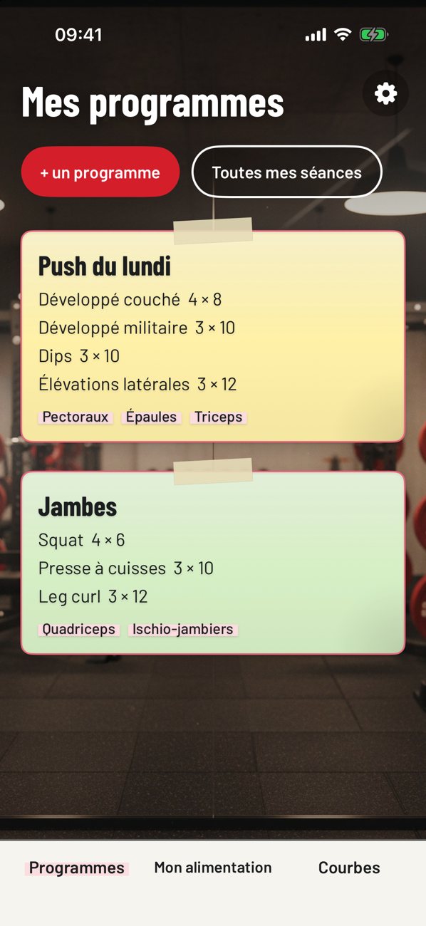 Écran Mes programmes : deux fiches de programme collées sur la vitre d'une salle de sport